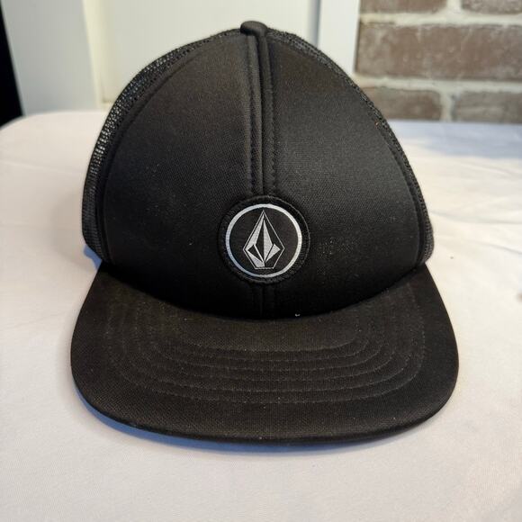 Volcom Stone Patch Snapback Trucker Hat Black One Size Solid 6 Panel - Picture 1 of 6
